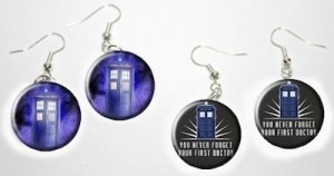 2 pairs of Dr. Who Tardis earrings